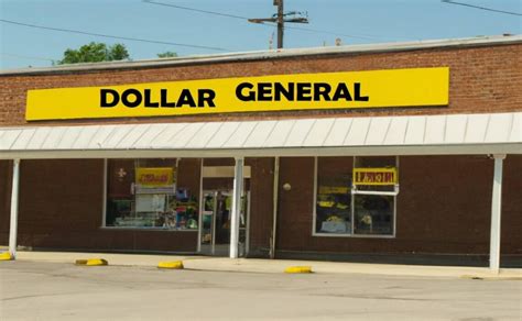  Dollar General has more than 19,000 stores in 48 states! Find your closest Dollar General store here. With over more than 19,000 stores across 47 states, we make shopping a hastle-free experience. Shop at Dollar General! 